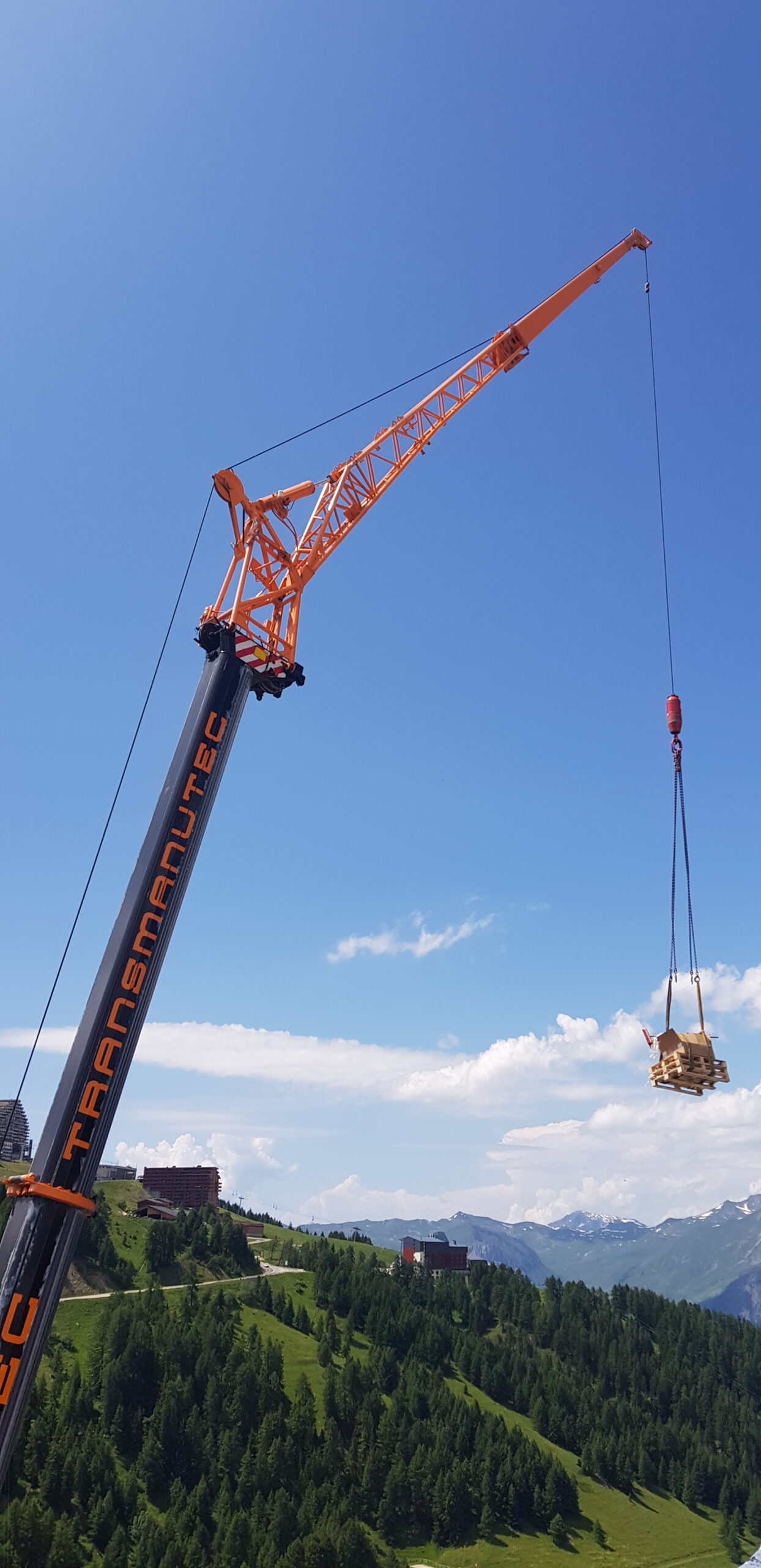 Levage et grutage en Alsace, camion à bras de levage, location camion grue  32 metres alsace